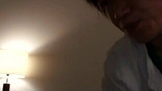 뜨거운 아시안 일본 스텝맘 그녀의 젊은 스터드 세게 드릴함