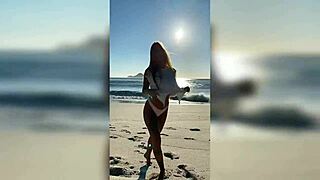 Plajda Kızıl Kevlyn Santos'u Kamusal Sikmek Daha mı Leziz?