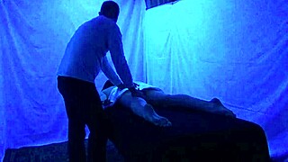 i love gigi breeze's blacklight massage session
