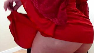 Ela shows off her big ass for virtual client!