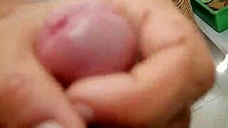 Quick masturbation session in the morning.