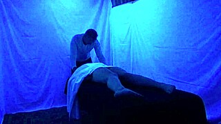 i love gigi breeze's blacklight massage session