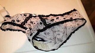 feeling the thrill of my 20-year-old niece's used panties in hd720