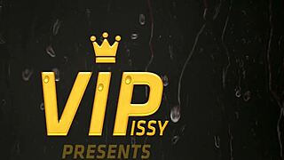 หีในกางเกงขาสั้นเซ็กซี่ ทำไมฉี่วะ?