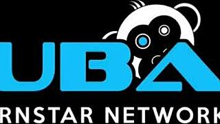 İki sıcak lezbiyen muz paylaşır sonra birbirlerini boşaltır