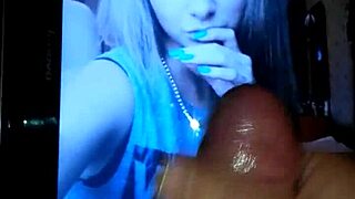 i'm jerking off to this beautiful cute girl