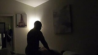 Lihava latina vaimo kutsuu nuoren 18v ison mustan kyrvän huoneeseensa interrasseihin