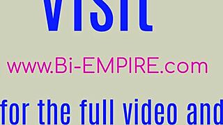 Bisexuálni chlapci sa venujú riťovaniu počas trojky