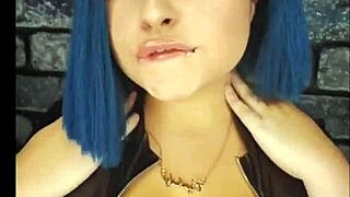 Kruel Kylie Teases Ass