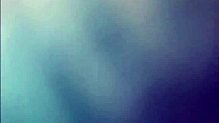 Gyönyörű latin segg négylábason készen a baszásra?