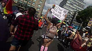 i give kisses in cdmx with miniskirt on lgbt march day, want a blowjob next?