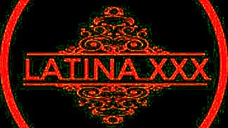 大きなチチのラティーナがおもちゃでセックスしたい