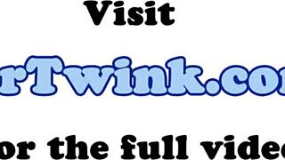 Jestem niegrzecznym azjatyckim lekarzem, ssanym przez tego twink pacjenta.