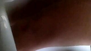 I was SPYING in the WC and saw some interesting things