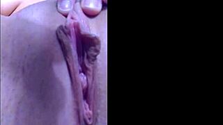 Watch Laruna Mave squirt in the kitchen