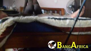 Vagabunda Negra Miúda 18+ Ficou MUITO Tarada pro Striptease Selvagem em Grupo!