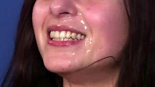 걸레 같은 센터폴드가 강렬한 빨기로 얼굴에 정액 갈구해?