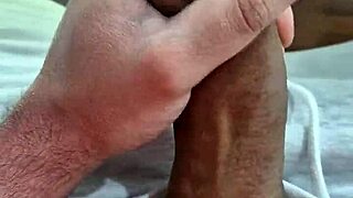 I enjoy jerking off this cute bisexual twink in a homemade video