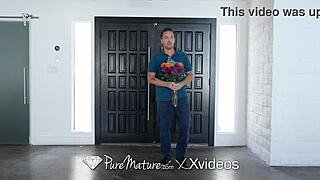 Mature Mandy Rhea gets creampie in doggy