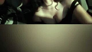 chica rusa con su novio en el carro