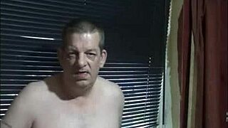 I feel shy masturbating naked in homemade bisexual solo