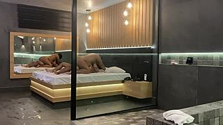 Морена скачет на моем стержне своей сочной жопой, черт!