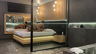 Морена язди кура ми с този сочен задник, мамка му!