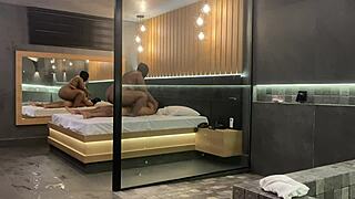 Морена скачет на моем стержне своей сочной жопой, черт!