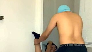 watch me lick latina pussy to cumshot.