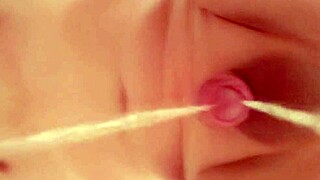 Japanese gay guy pissing in video 41.