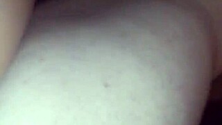 Hey, skinny USA girl with small tits 😊