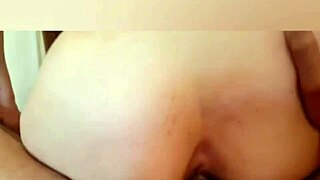 française chevauche, prend giclé sur le cul, s1 e5 😈