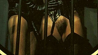 Vintage bondage-scener med hårete fitte