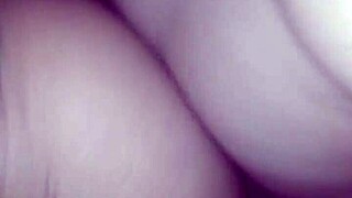 Hey, skinny USA girl with small tits 😊