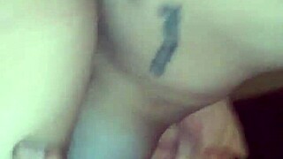 Hey, skinny USA girl with small tits 😊