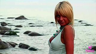 beach beauty arya rubs her shaved pussy until cumming