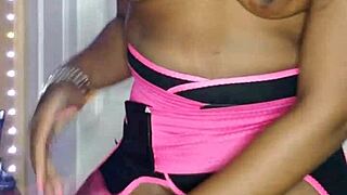 Naejae's enticing solo performance highlights her voluptuous curves