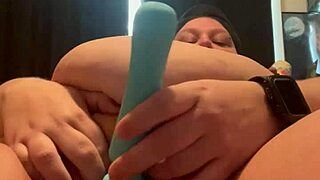 she plays with her pussy toy in a sexy session