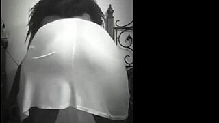 dancing to jamie foxx ft marsha ambrosius freakin me