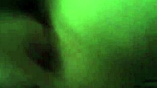 היא מגיעה לאורגזמה.