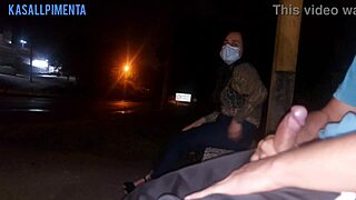 Sério, risking flashing my cock to this woman at the bus stop! How will she react? 😳