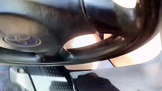 Watch this hot Latina masturbating in the car!