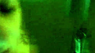 traigo a un amigo para enfiestar a mi mujer