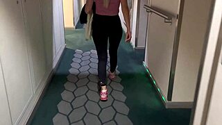 Встретил горячую девчонку из спортзала на круизе, и мы оказались в ее каюте!