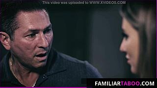 Askeltytär Paige Owens ratsastaa vanhaa miestä John Strongia tabussa