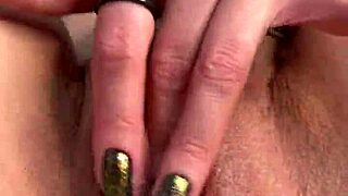 Real Amateur Teen 18+ Masturbates Shaved Pussy in Close-Up