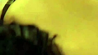 강렬한 풋잡과 컴샷 동안 브루넷 발이 정액으로 덮여