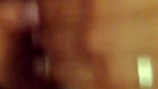 VECINA CALIENTE ME LLAMA CUANDO NO ESTÁ SU ESPOSO BUSCA MÁS EN JUANLATINO4!!