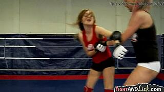 Eu vejo lésbicas famintas por buceta fazendo tesoura