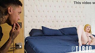 Tangkap roommate camming? Lauren Phillips dan Air Thugger dalam aksi